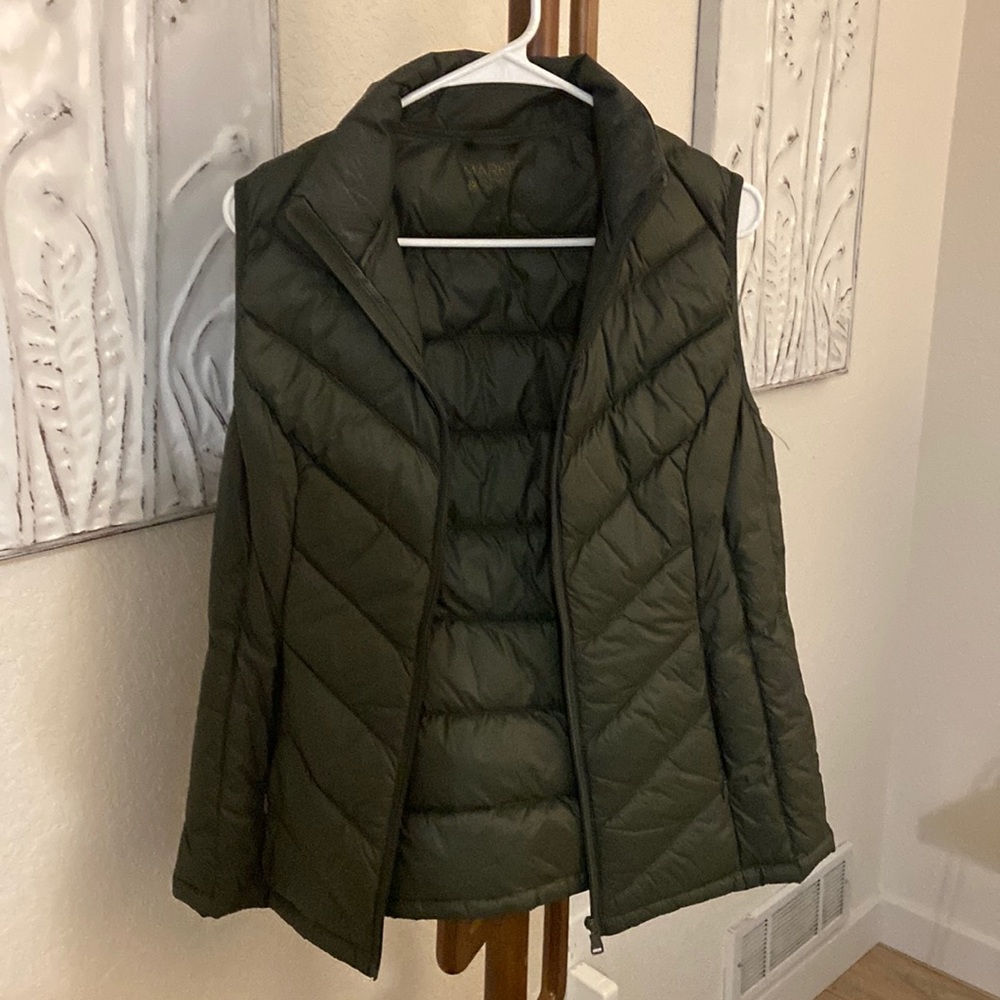 Light down vest beautiful green color